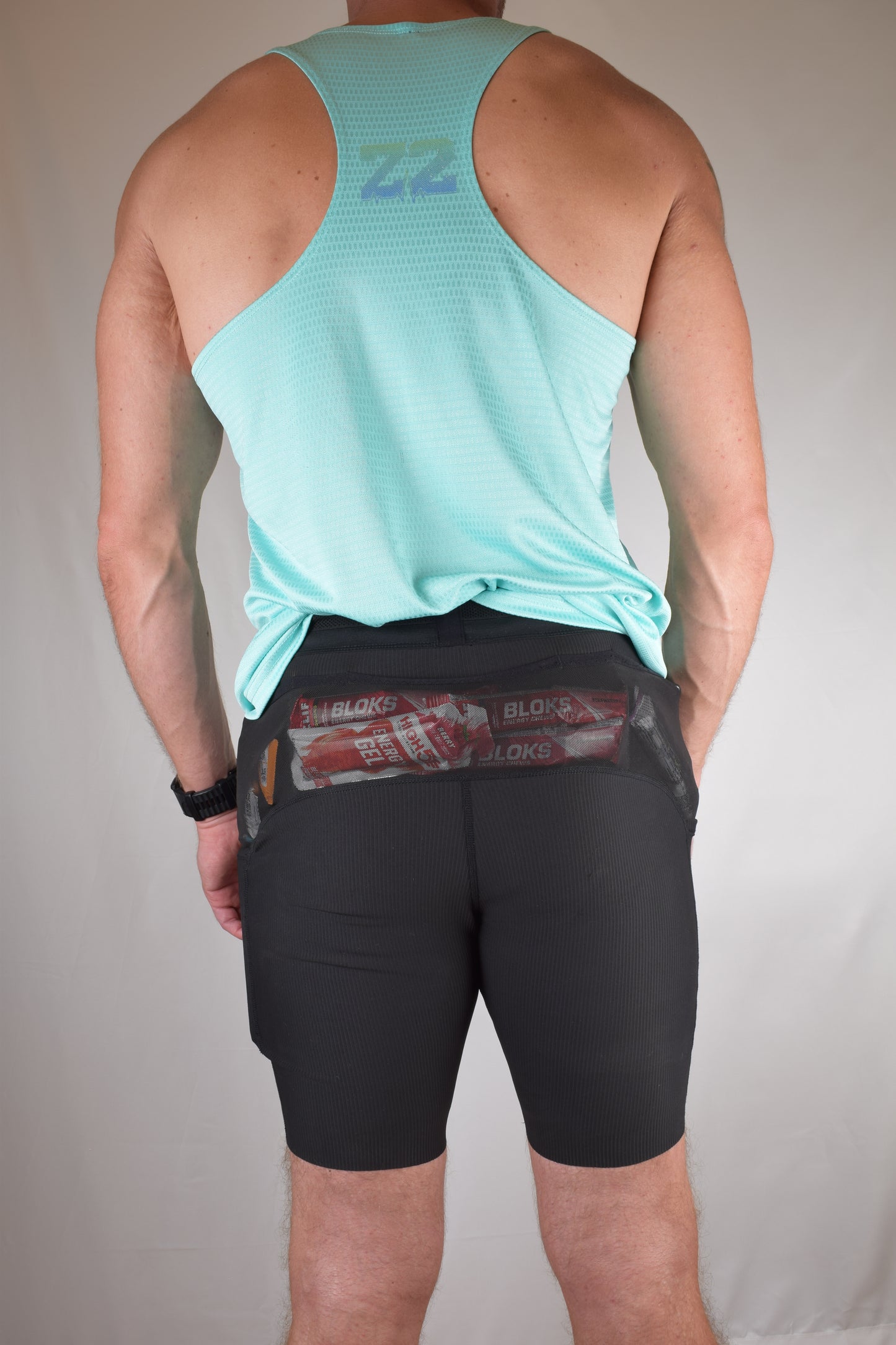 The enduro tights in black with the rear pockets containing multiple gels, demonstrating their fabulous storage